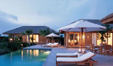 Parrot Cay External