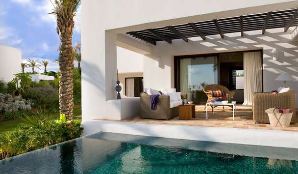 Romance at Finca Cortesin