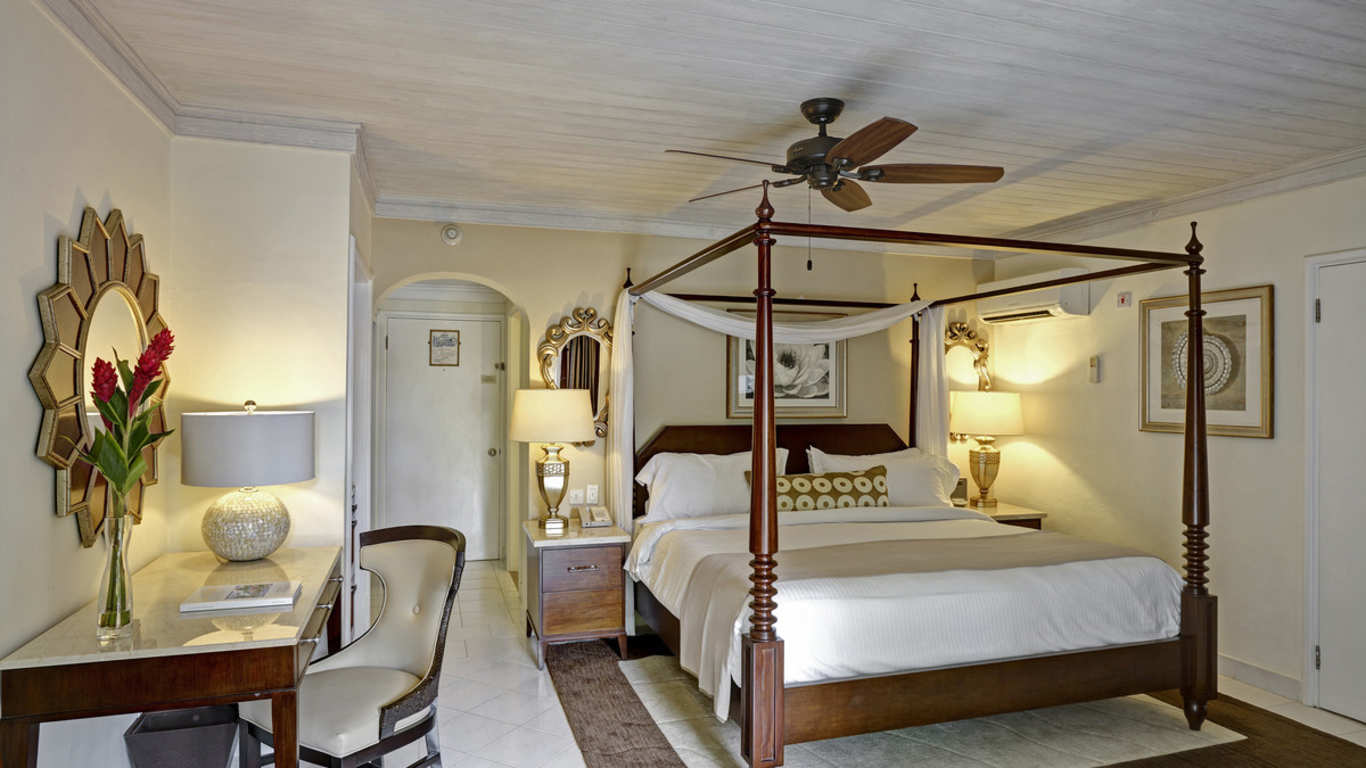 Colony Club Swim Up Poolside Rooms Colony Club Swim Up Poolside Rooms