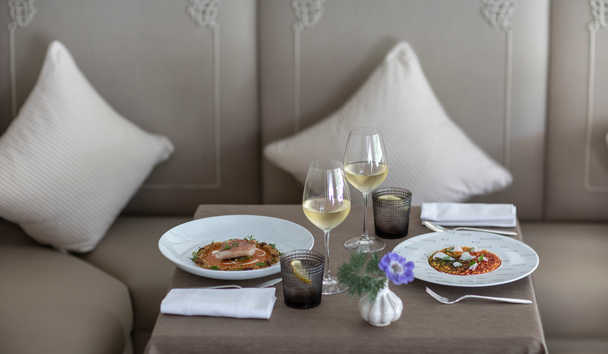 Honeymoons at Villa Cora