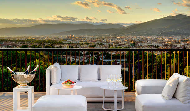 City Highlights at Villa Cora