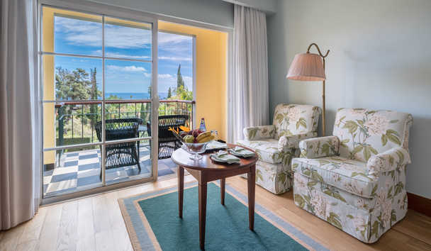 Romance at Quinta Jardins Do Lago